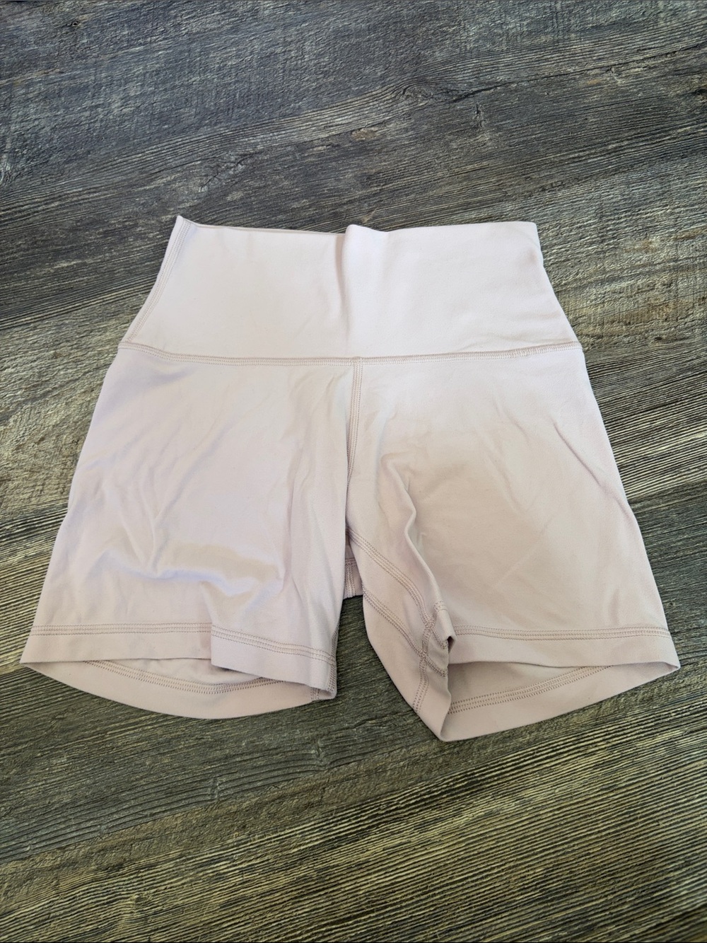 Aritzia Gold Tna Bike Shorts 6”
